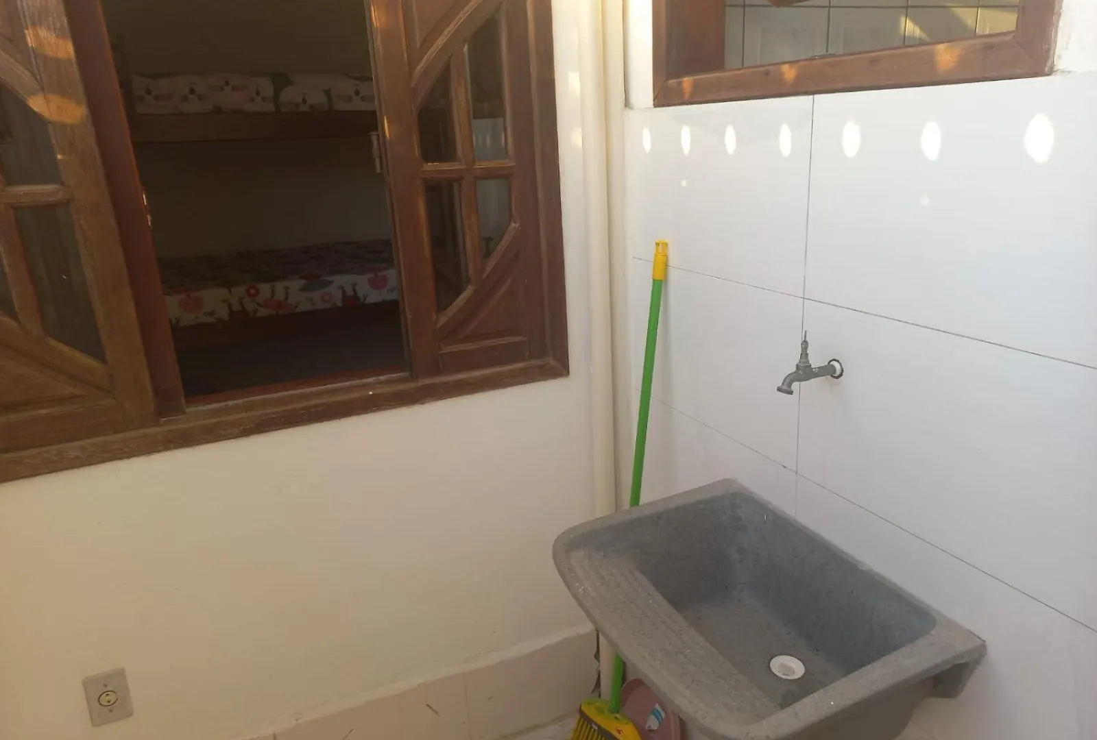 Apartamento Em Cabo Frio Para Temporada Ferias Final De Semana Ambiente Familiar 0*,  Brazil